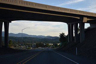 Southbound U.S. 199 (Redwood Highway) begins at a trumpet interchange (Exit 55) with Interstate 5.