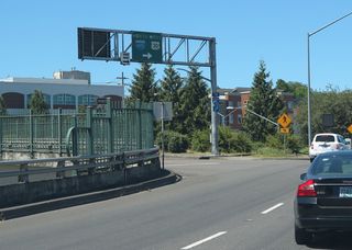Couch Street west at the northbound on-ramp for Interstate 405.