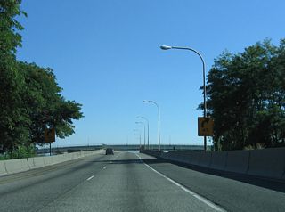 The flyover from I-5 south to I-405/U.S. 30 includes a ramp stub for an unconstructed ramp onto the Stadium Freeway spur to Kerby Avenue. Original plans for the Rose City Freeway took the unbuilt highway northeast to the planned Prescott Freeway.