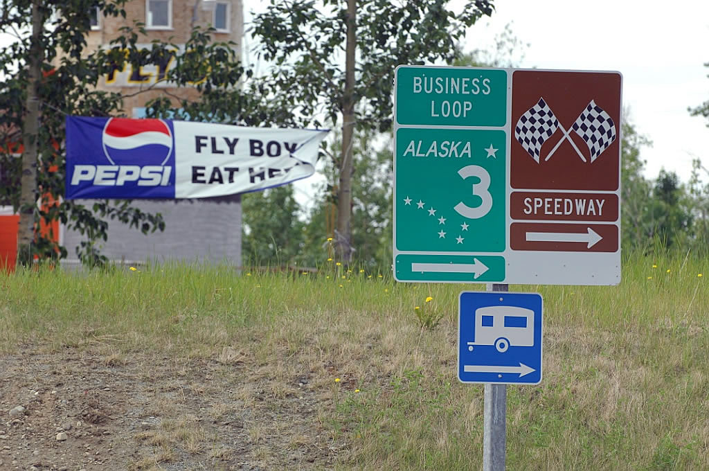Business loop signage for Alaska State Route 3 at the exchange with Trunk Road in Gateway. The route is no longer posted.