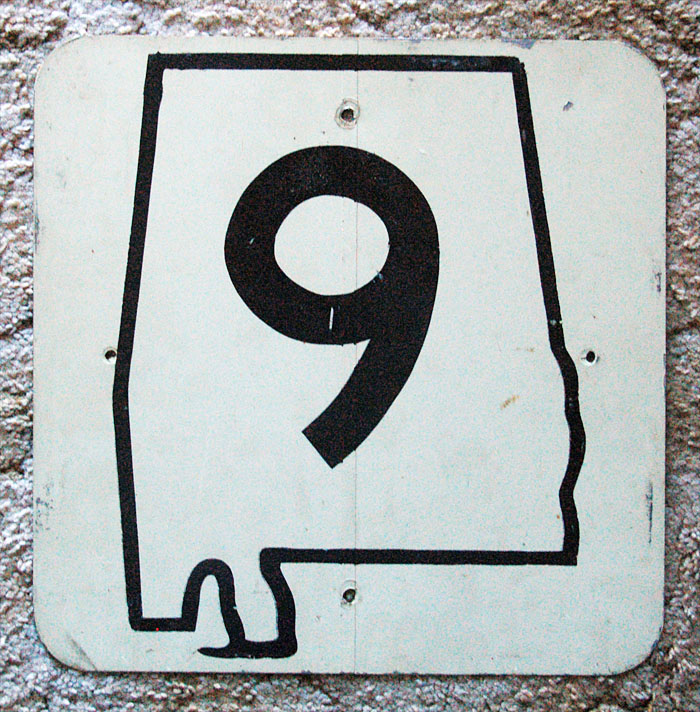 1960s highway marker. Photo courtesy of Scott Broady.