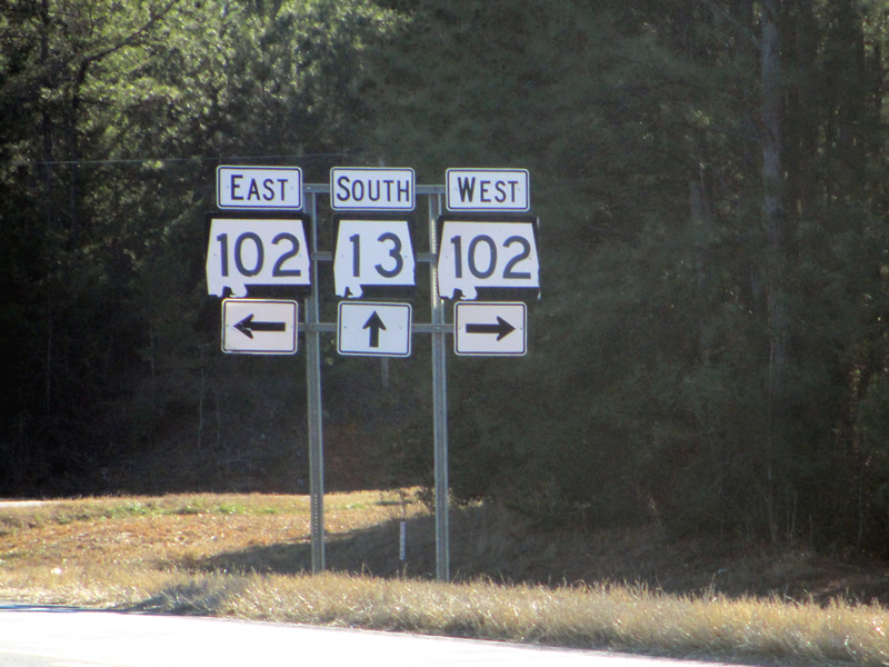 Approach to Alabama 102 along Alabama 13 south in Fowlers Crossroads.