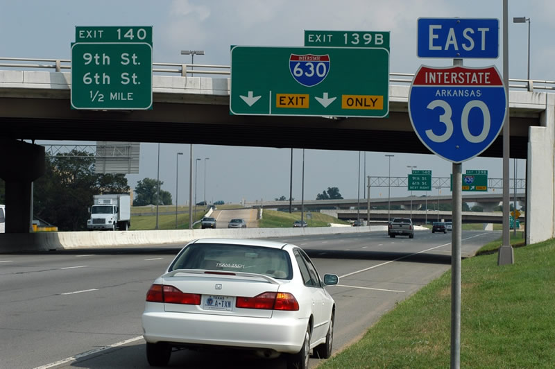 Eastbound (northbound) Interstate 30 (and U.S. 67) approaching junction Interstate 630 in downtown Little Rock.