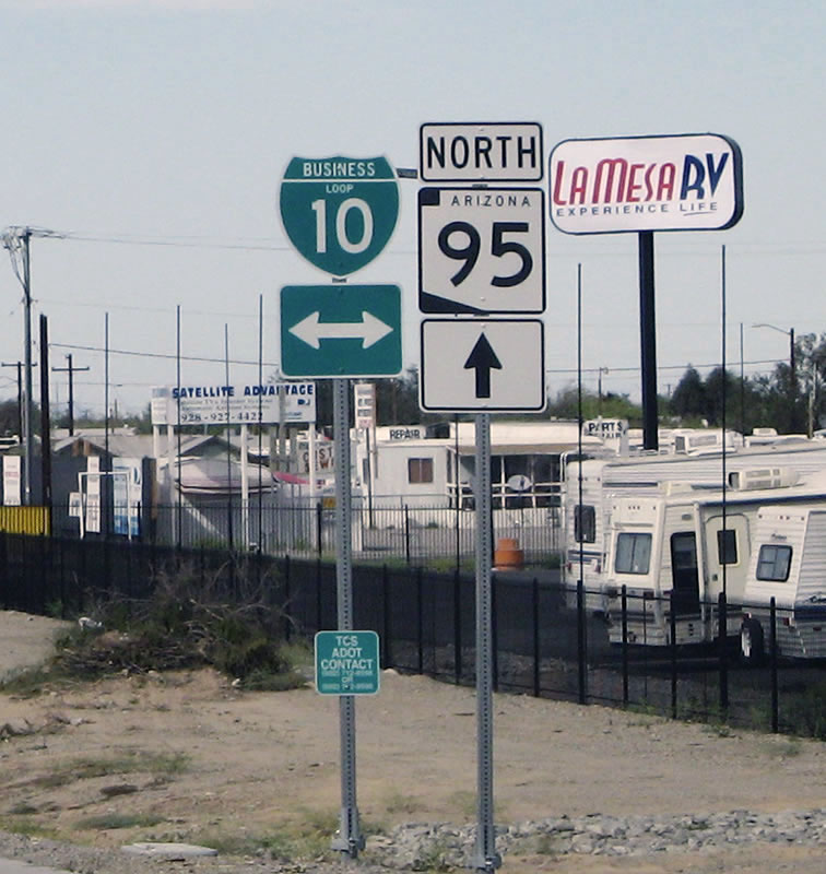 Northbound U.S. 95 approaching junction with Business Loop I-10 and Arizona 95 in Quartzsite.