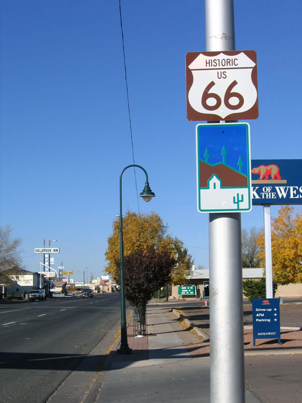 Westbound Hopi Drive (Business Loop I-40 and U.S. 180) after Arizona 77/Navajo Boulevard intersection in downtown Holbrook.