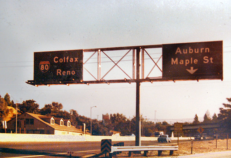Mid-1950s (pre-interstate) black signs on the US-40 freeway through Auburn. The US-40 shield was replaced by an I-80 somewhere around 1958.