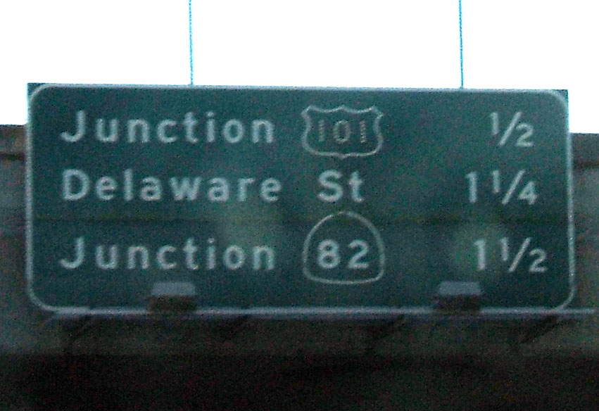Early 1960s guide sign on the Dumbarton Bridge. This sign has since been replaced.