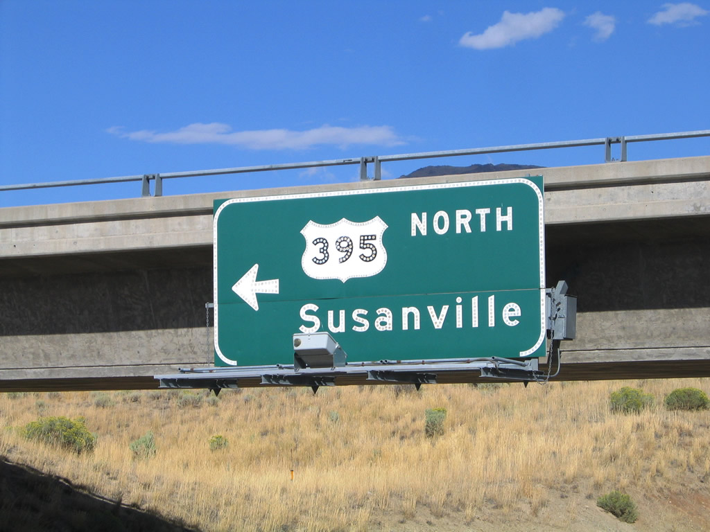 U.S. 395 overhead posted at the east end of California State Route 70.