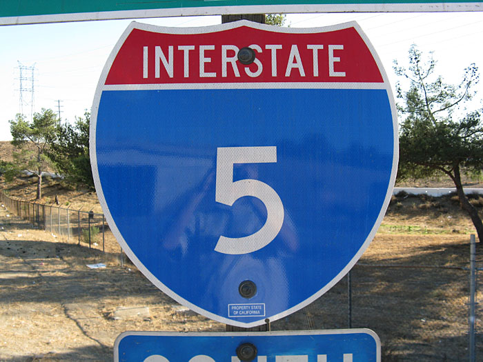 Non-standard Interstate 5 shield.