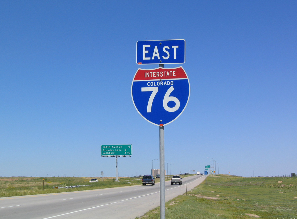 Eastbound Interstate 76 reassurance shield after the E-470 interchange.