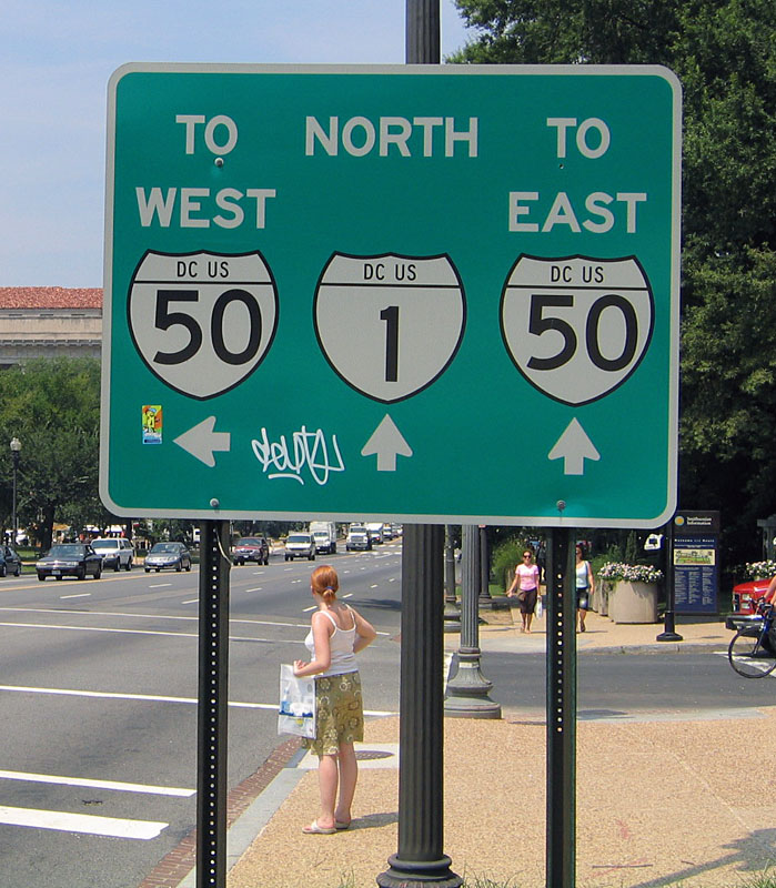 Incorrectly shaped US 1 and US 50 shields.