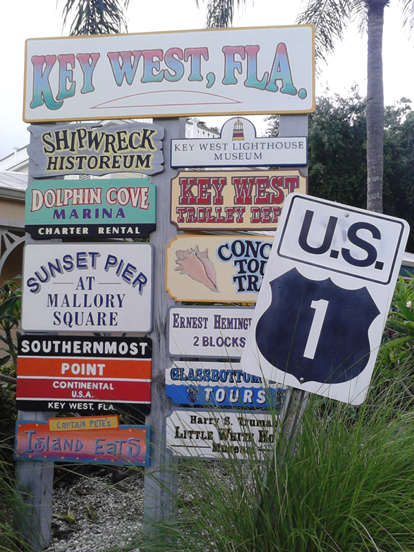 Generic old style reverse-coloured U.S. 1 shield found at Sea World.