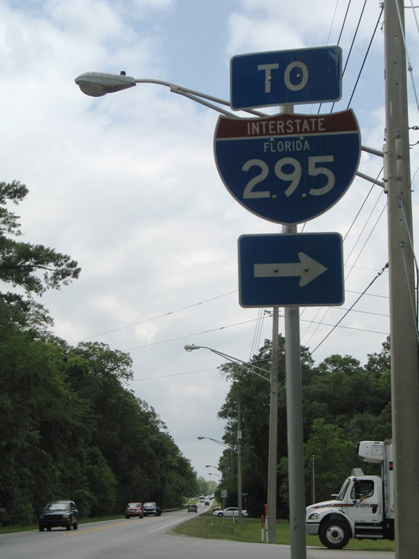 Interstate 295 Florida trailblazer posted on U.S. 90 west at the intersection with Picketville Road.