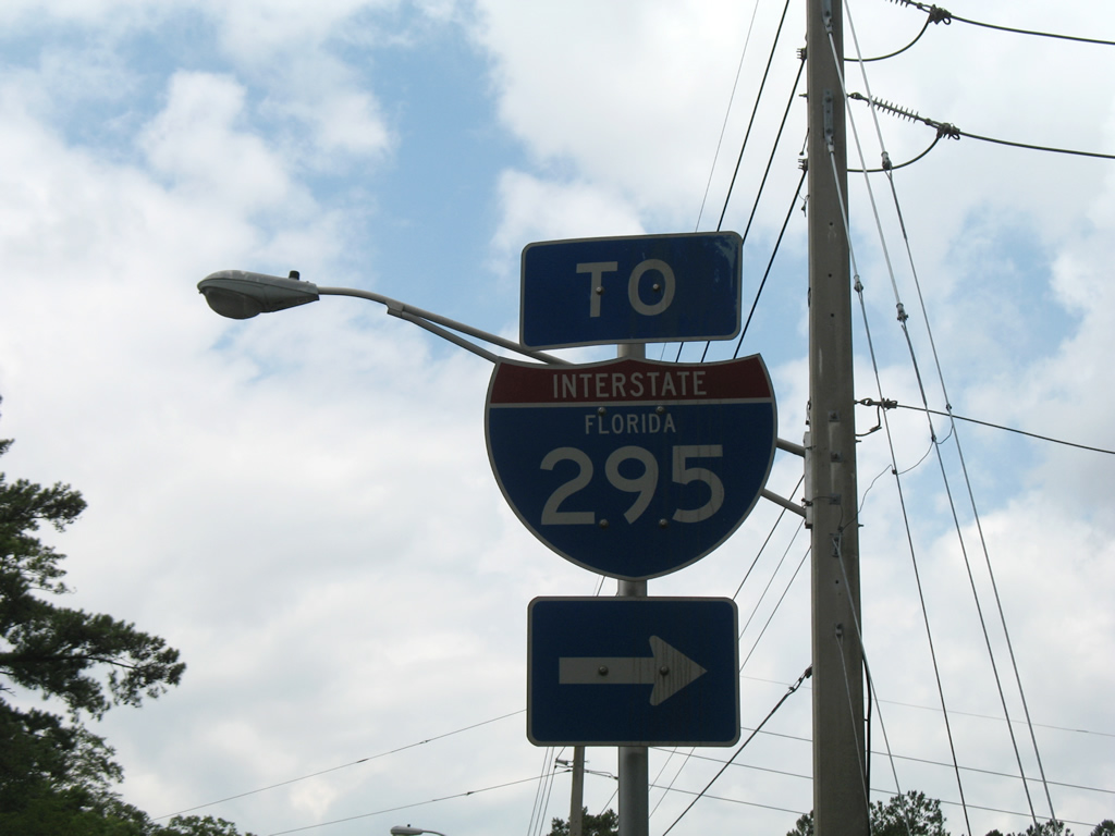 Interstate 295 Florida trailblazer posted on U.S. 90 west at the intersection with Picketville Road.