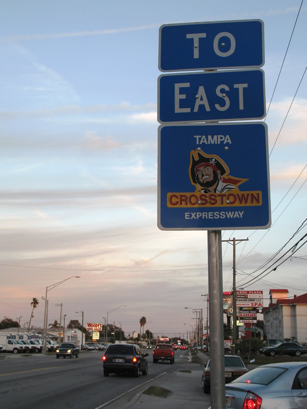 Tampa Crosstown Expressway trailblazer posted along U.S. 92 (Gandy Boulevard) in Tampa.