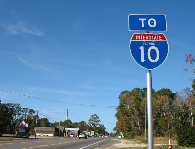 Westbound Florida 20 approaching former Florida 883 / former U.S. 331 in Freeport.