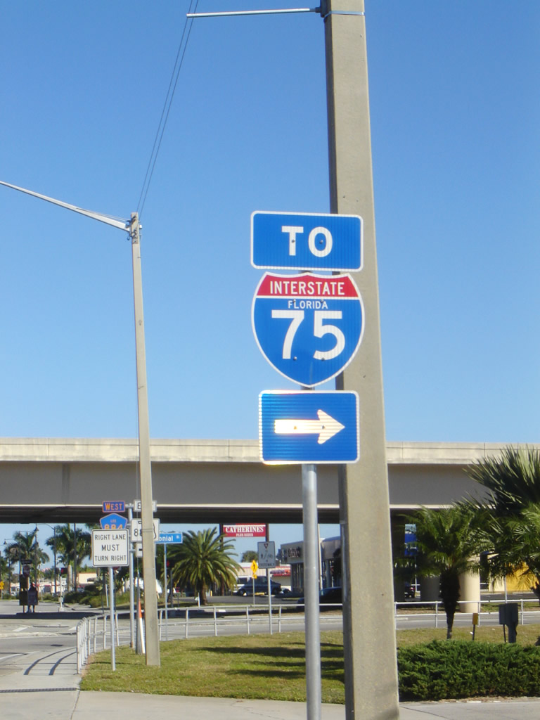 Trailblazer for Interstate 75 in Fort Myers on northbound U.S. 41 at Florida 884 and Lee County 884.