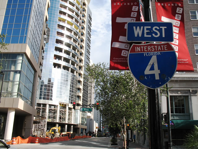 Orange Avenue southbound at Pine Avenue in Orlando. This shield was moved one block and then replaced by 2008.
