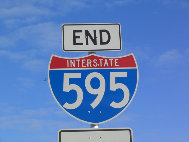 Final eastbound Interstate 595 shield assembly.