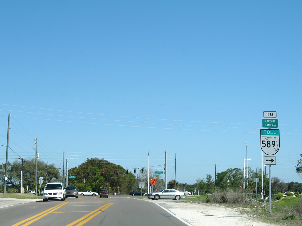 Florida 589 Toll trailblazer posted for the Suncoast Parkway interchange with Florida 54 in Odessa.