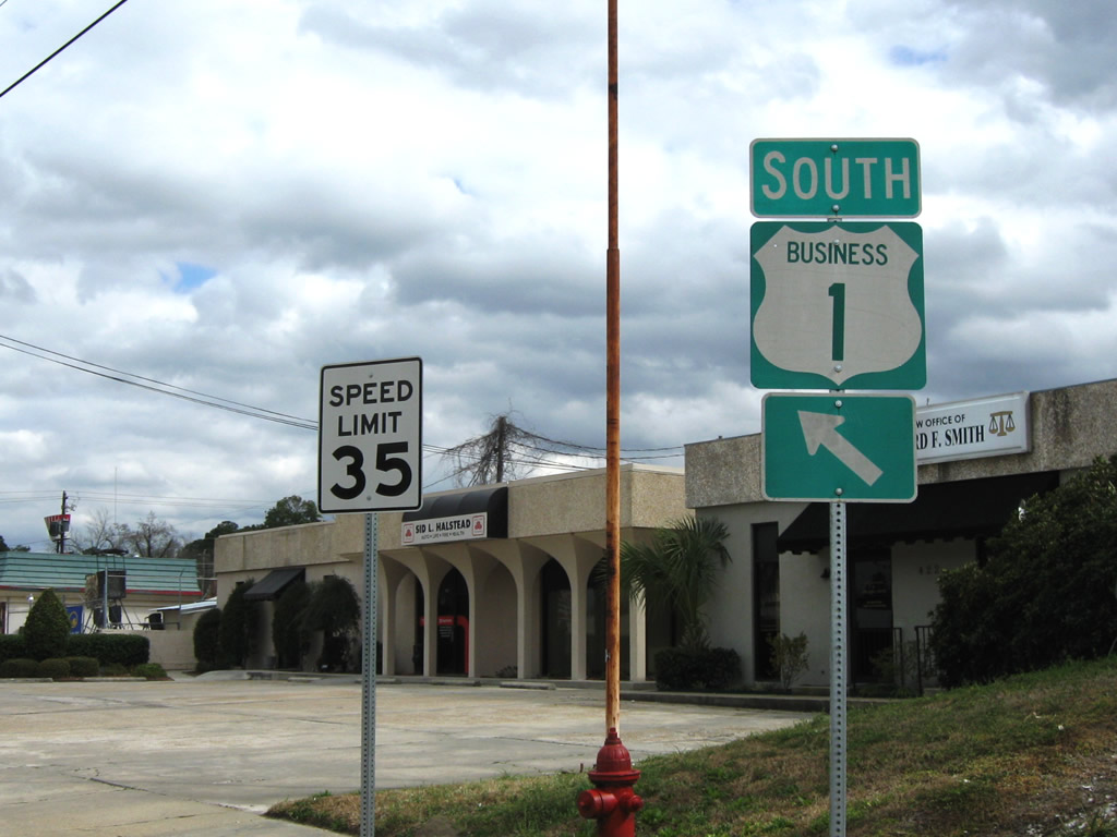 Business U.S. Highway 1 shield near downtown Waycross.