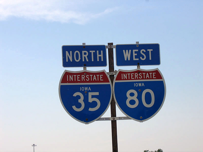 On transition ramp from I-235 eastbound to I-35 north and I-80 west near Des Moines.