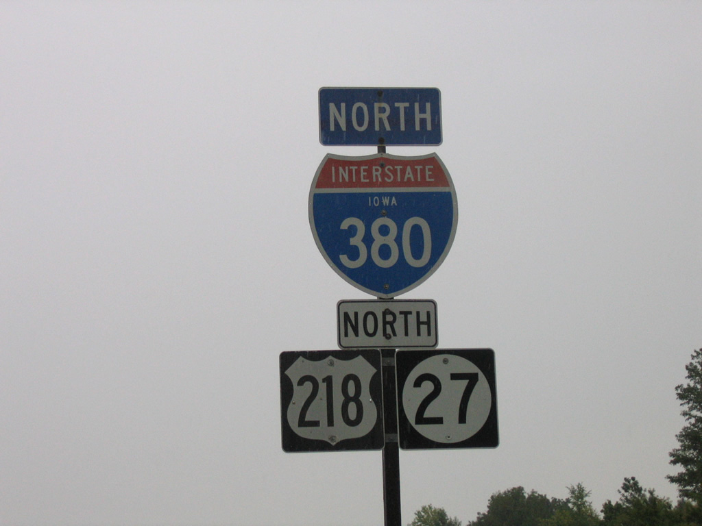 First northbound shield near Iowa City; cosigned with Iowa 27 and U.S. 218.