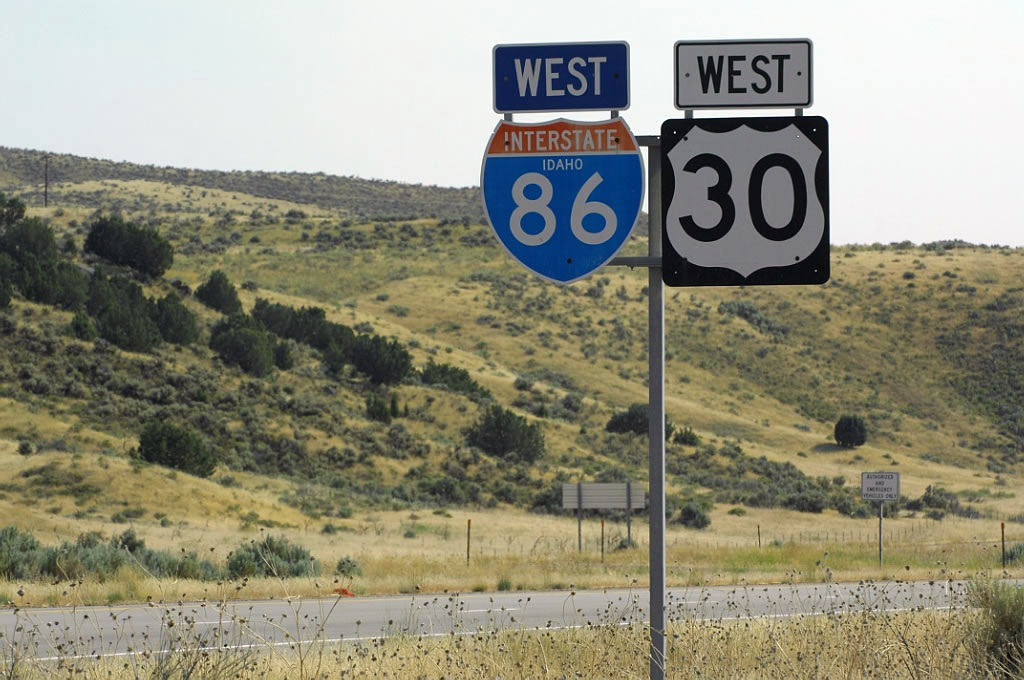 Westbound Interstate 86 and U.S. 30 mainline shield assembly.