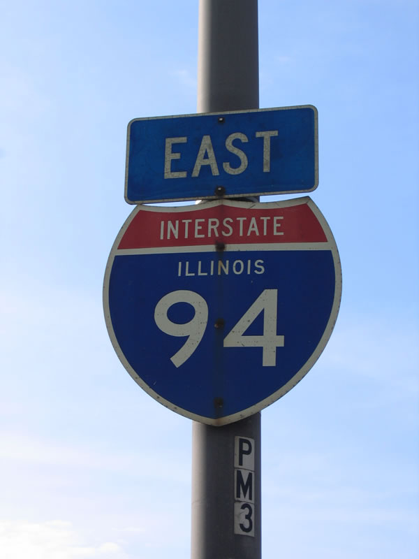 Southbound Dan Ryan Expressway near the U.S. 12-20/95th Street offramp (left lane).