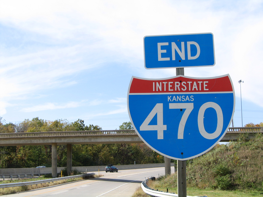 Westbound end shield on the transition ramp to Interstate 70 west.