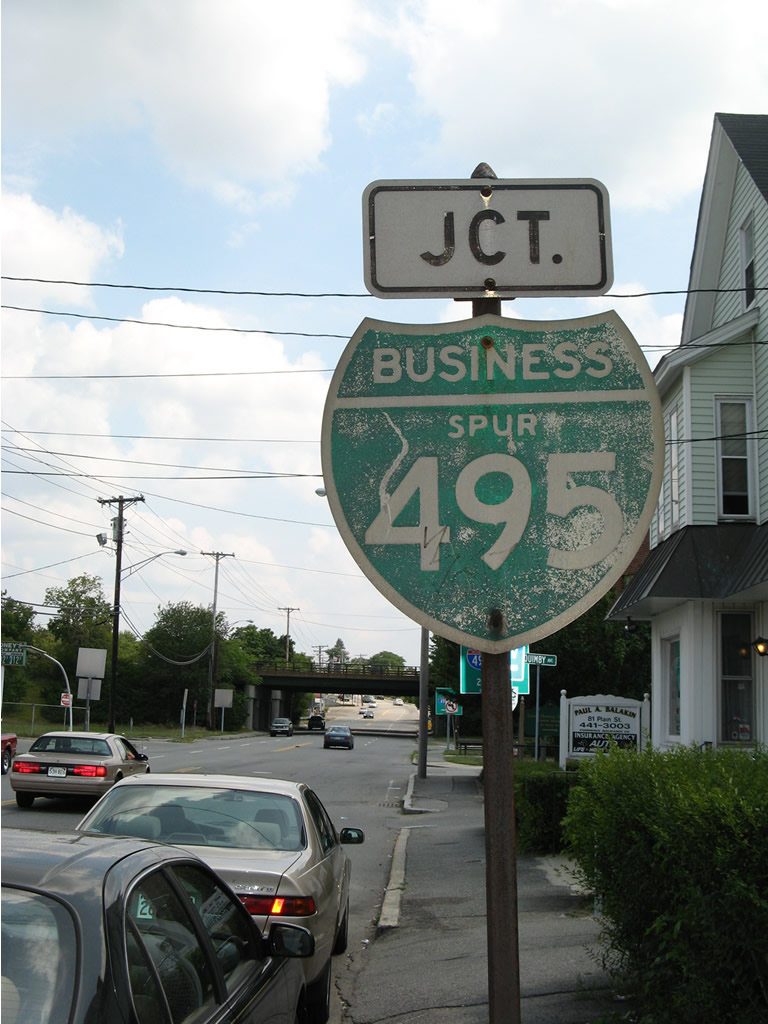 Plain Street eastbound approaching former Business Spur I-495 (Lowell Connector) [Exit 4] in Lowell.