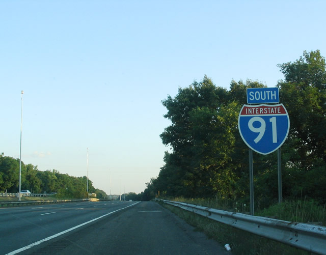 South Interstate 91 between Exit 1 and Connecticut state line; second of three shields.
