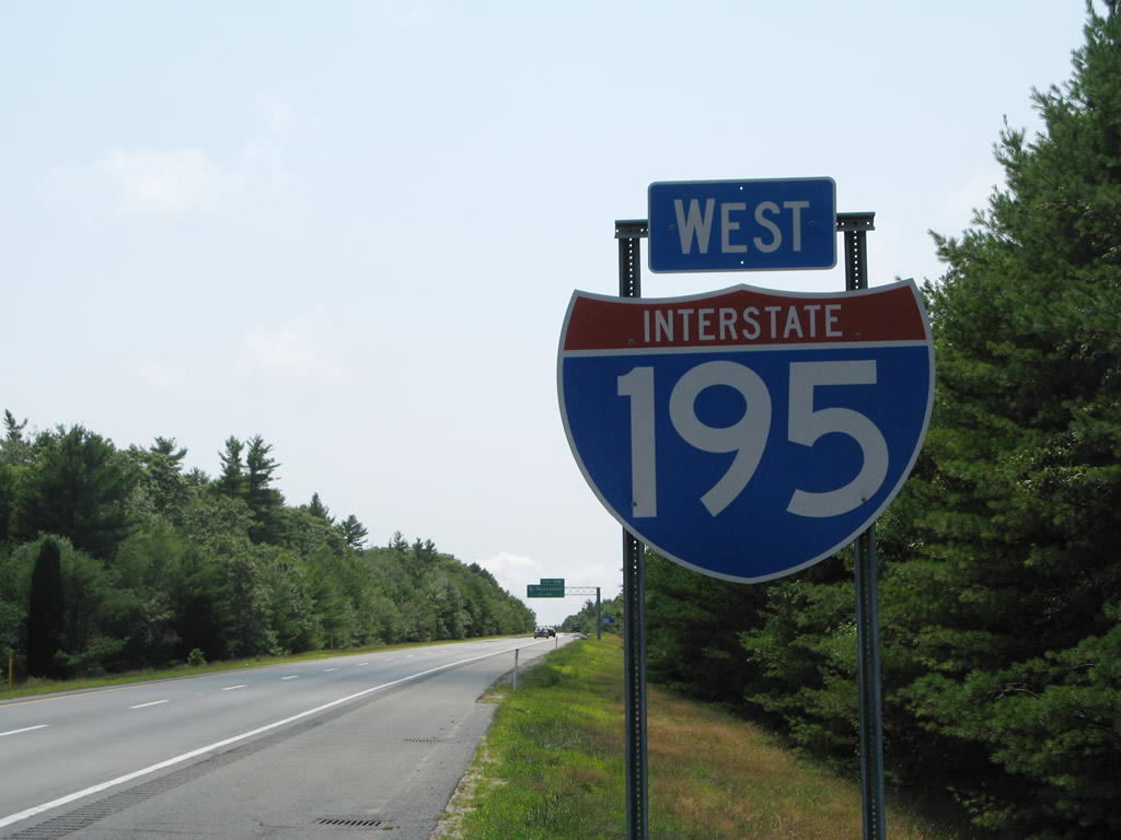 Interstate 195 reassurance shield found on westbound before Exit 19B, North Rochester.