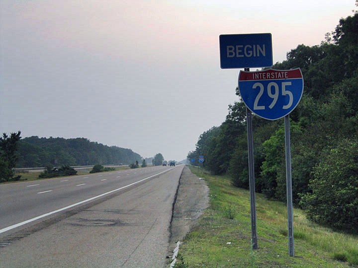 Southbound begin shield.