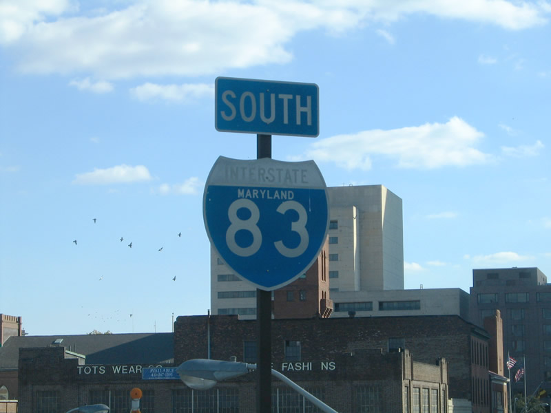 Final southbound reassurance shield posted ahead of the Fayette Street off-ramp.