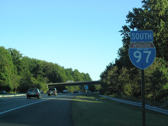 Interstate 97 southbound shield posted after Exit 7 (Maryland 3 & 32).