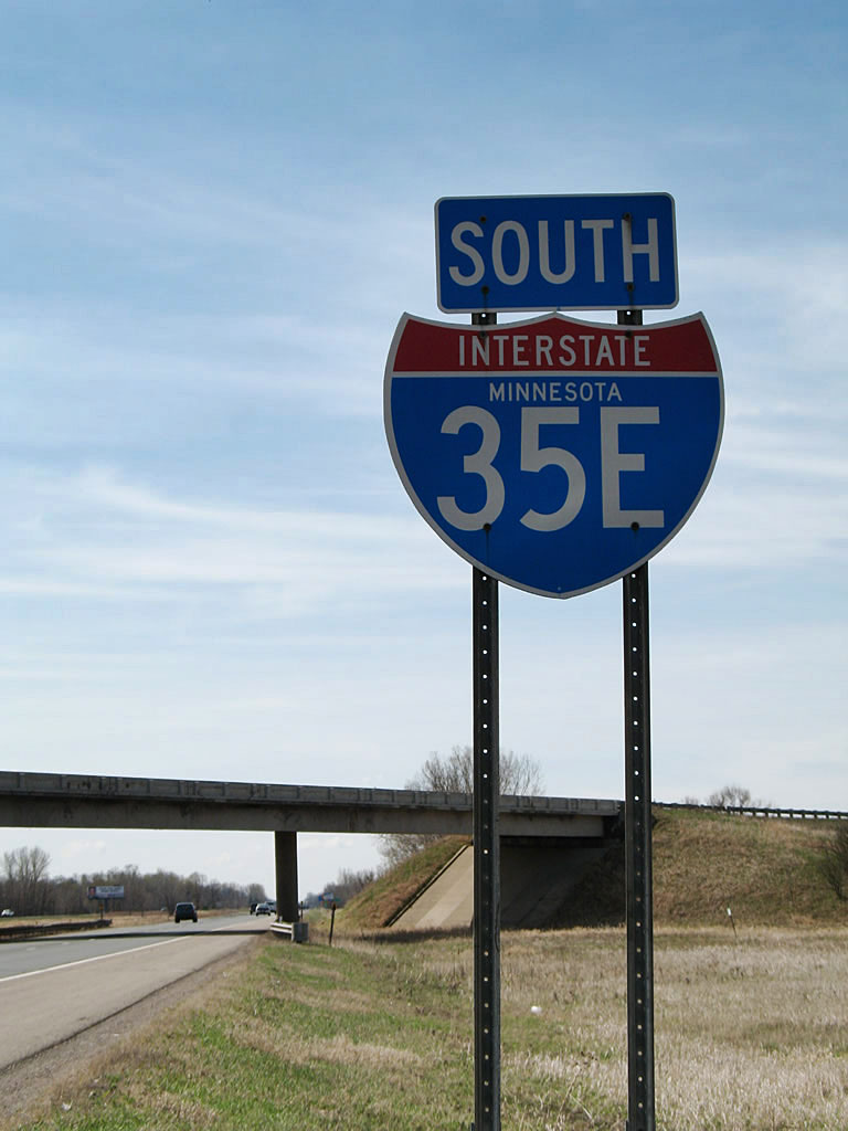 First reassurance shield on southbound Interstate 35E after the split from Interstate 35W.