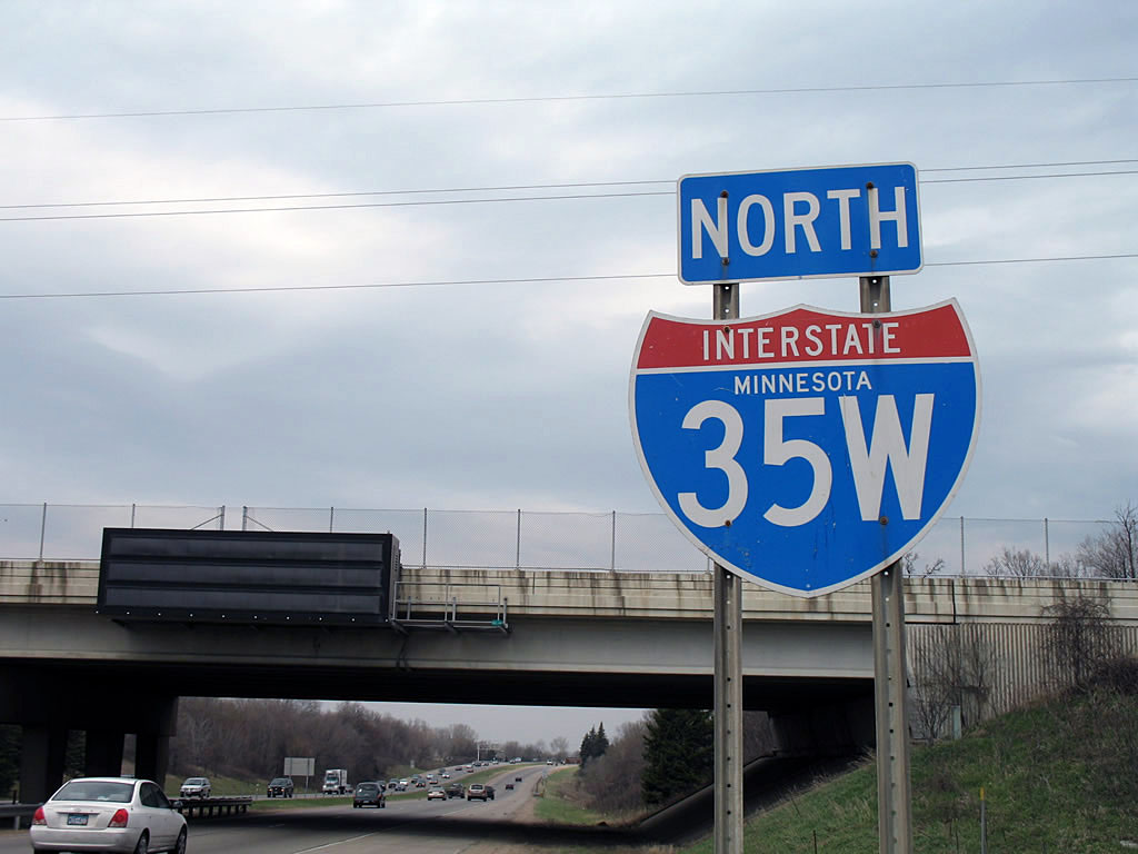 First reassurance shield on northbound Interstate 35W after the split from Interstate 35E.