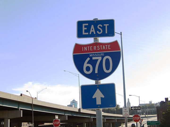 Shield for the eastbound on-ramp at Liberty Street (Exit 1B).