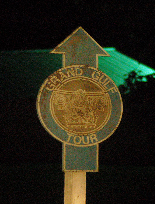 Cast aluminum guide sign found at the I-20 rest stop and welcome area in Vicksburg.  It points to US-61 south.