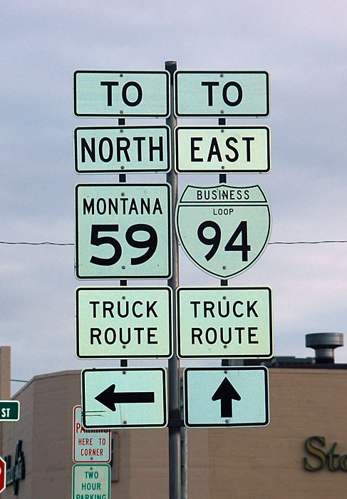 Unusually colored business loop shields in Miles City.