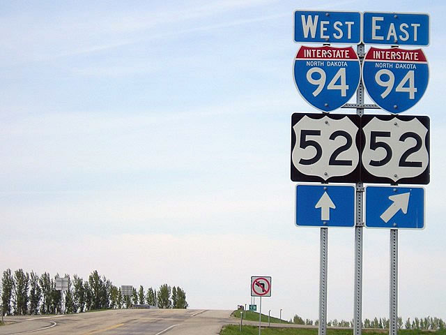 Exit 342, the last exit on eastbound Interstate 94 before U.S. 10. This is also one of the last times U.S. 52 is referenced until St. Paul, since Minnesota omits it along the overlap with I-94.