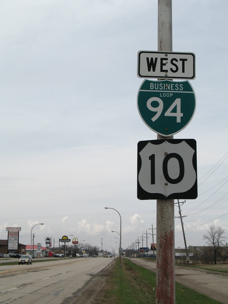 Penultimate westbound Business Loop Interstate 94 and U.S. 10 reassurance shields.