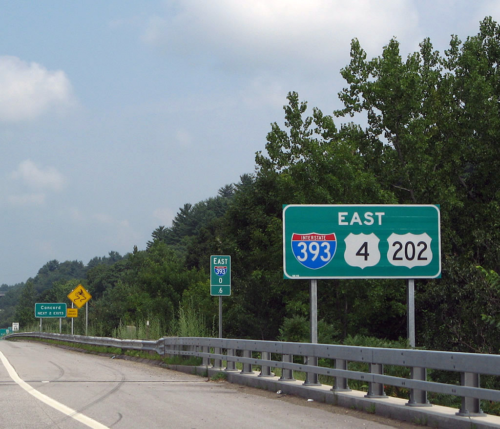 Eastbound Interstate 393 and U.S. 4-202 reassurance sign after Exit 1, Fort Eddy Road near Concord.