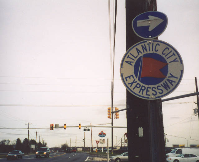 Atlantic City Expressway trailblazer at the east end of New Jersey Route 38 at U.S. 206.