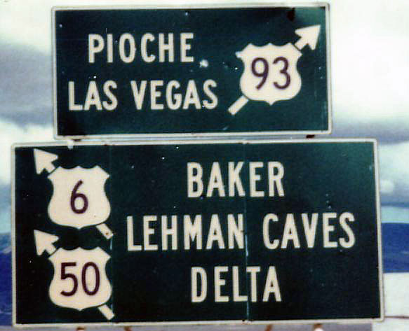 Guide sign at Majors Junction.