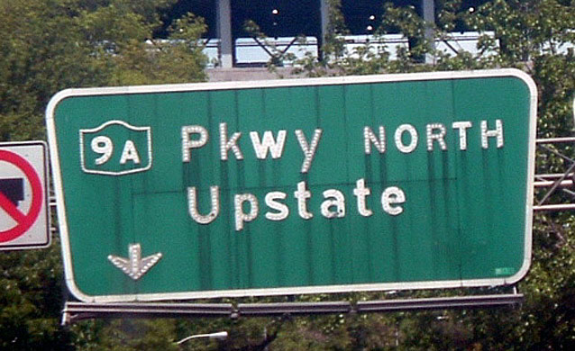 Last known outline shield in New York.  On an off-ramp from the George Washington Bridge.  Guess which off-ramp.  Guess wrong; pay another eight dollars to try again.