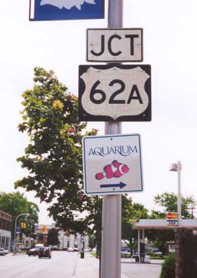 U.S. 62A shield posted for NY 62 along NY 104 west in Niagara Falls.