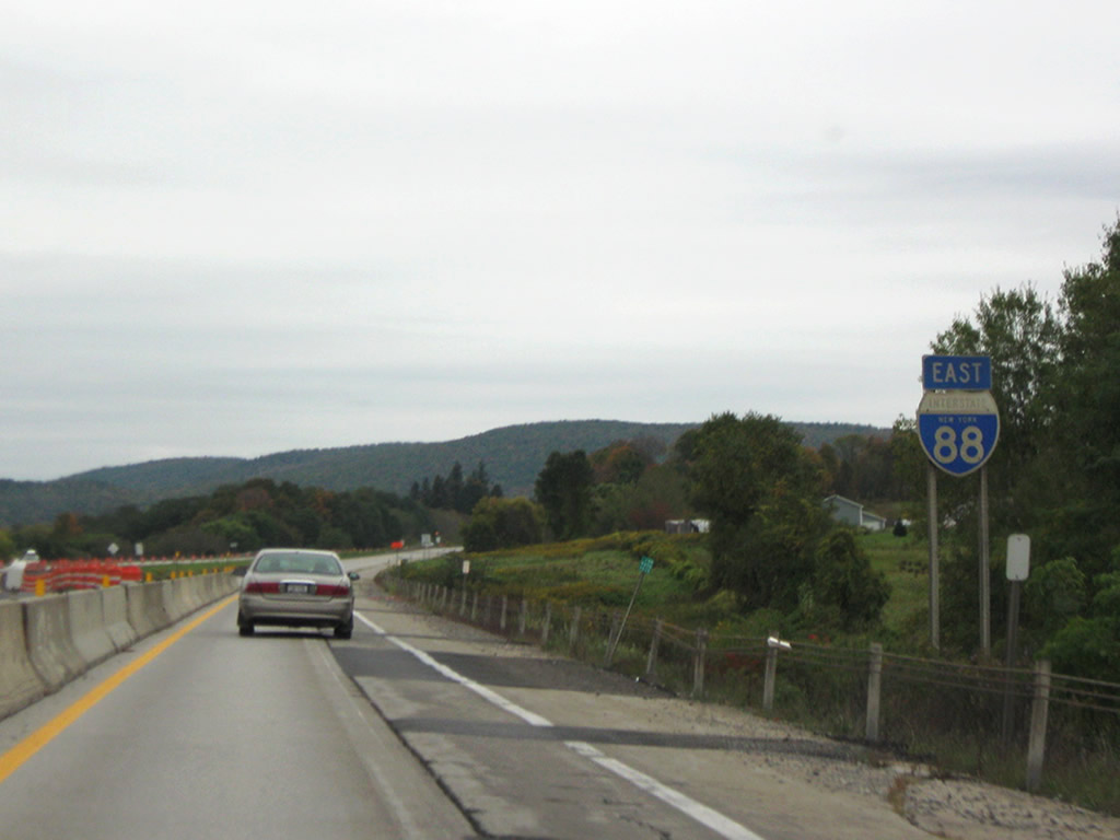 Eastbound reassurance marker just east of Exit 12.