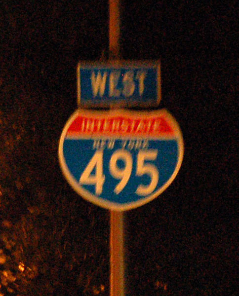 This shield was posted on the I-495 mainline near the Cross Island Parkway. By the time the intrepid sign-photographing crew went back for a daytime shot, the sign was gone.